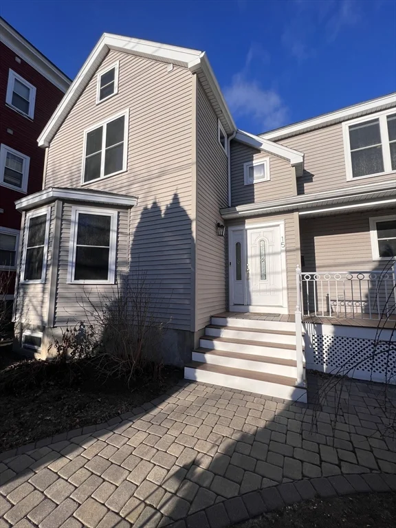 3 bed, 2 bath apartment for rent at 15 Oliver St, Somerville — photo 1 of 32