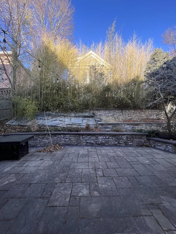 3 bed, 2 bath apartment for rent at 15 Oliver St, Somerville — photo 31 of 32
