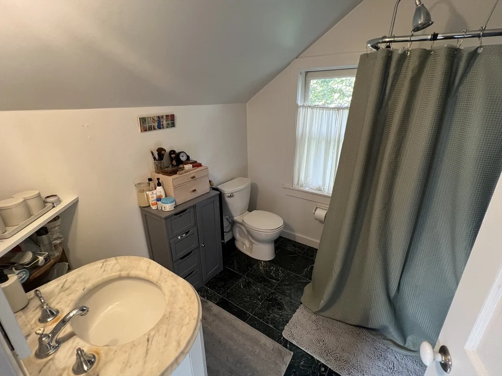 3 bed, 2 bath apartment for rent at 15 Orchard St Unit 15, Newton — photo 14 of 21