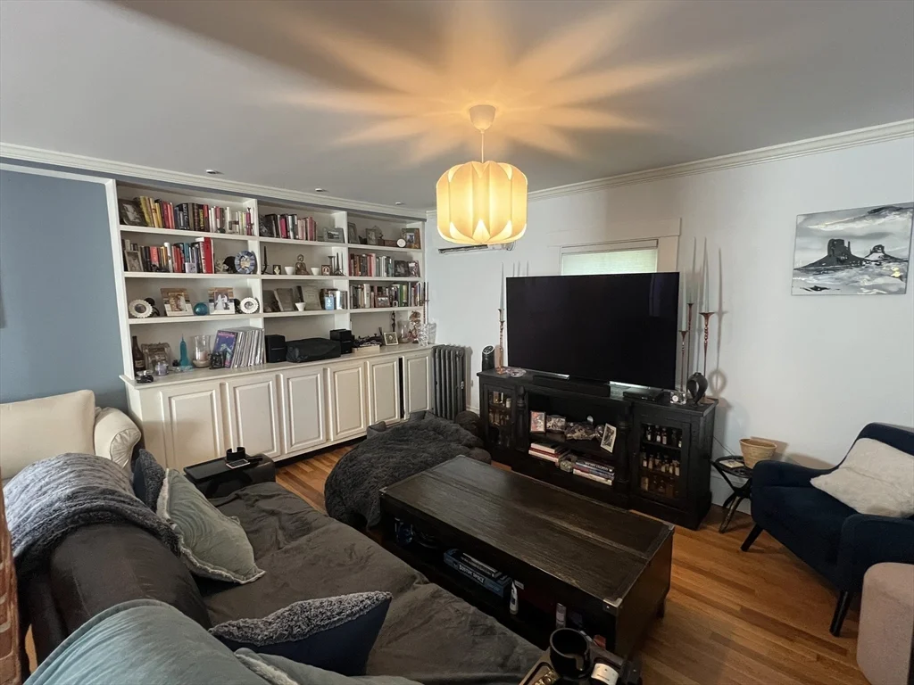 3 bed, 2 bath apartment for rent at 15 Orchard St Unit 15, Newton — photo 4 of 21