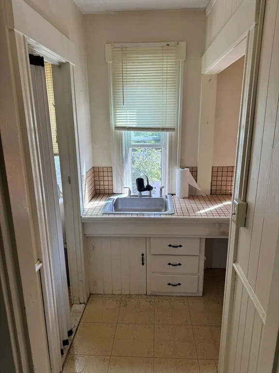 1 bed, 1 bath apartment for rent at 15 Oriole St Unit 2, Gardner — photo 9 of 9