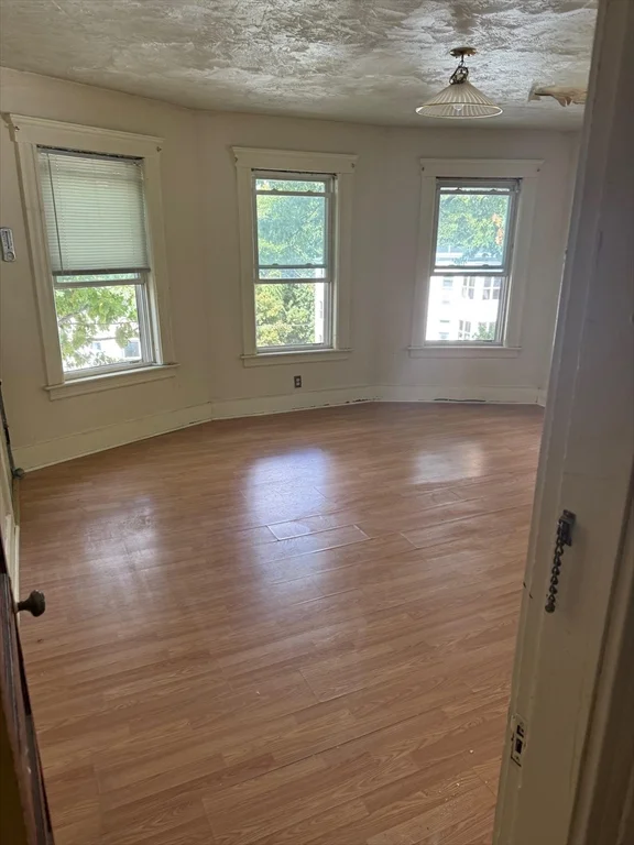1 bed, 1 bath apartment for rent at 15 Oriole St Unit 4, Gardner — photo 2 of 7