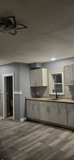3 bed, 1 bath apartment for rent at 15 Otto St Unit 1, Brockton — photo 3 of 6