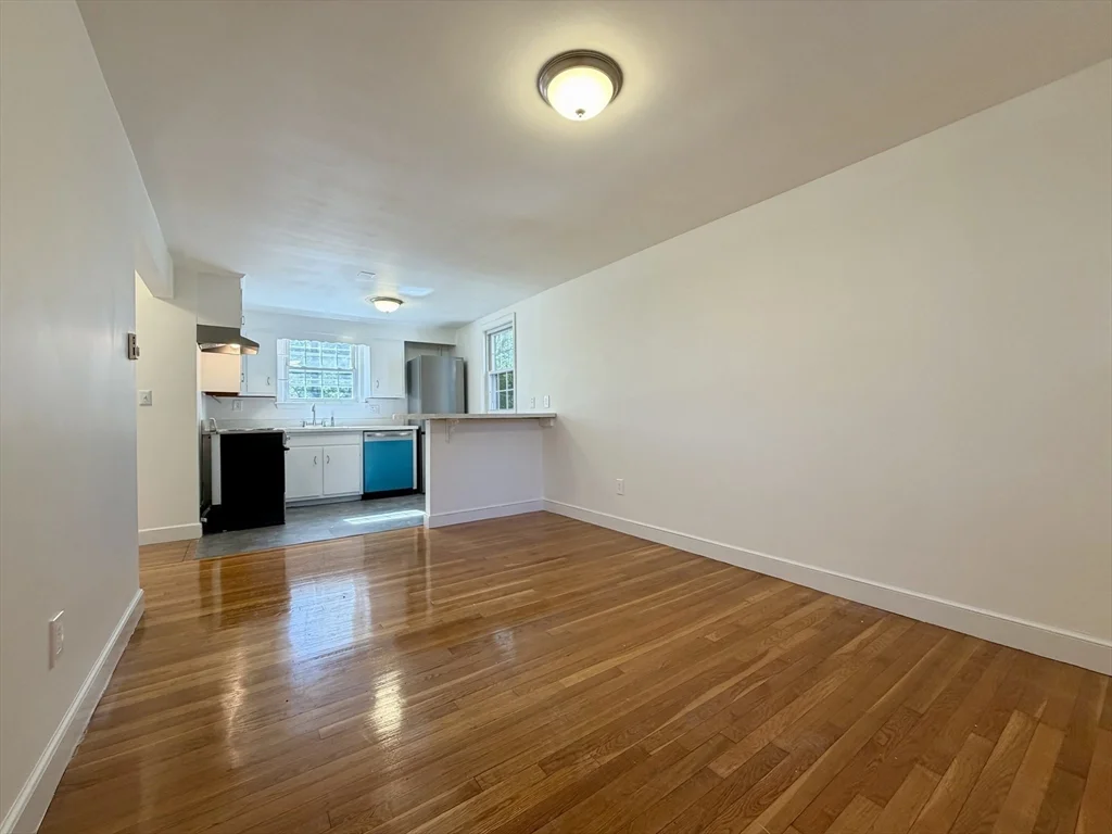 1 bed, 1 bath apartment for rent at 15 Park Ave Unit 1, Foxboro — photo 2 of 17