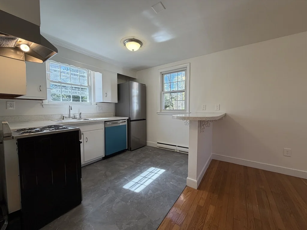 1 bed, 1 bath apartment for rent at 15 Park Ave Unit 1, Foxboro — photo 4 of 17