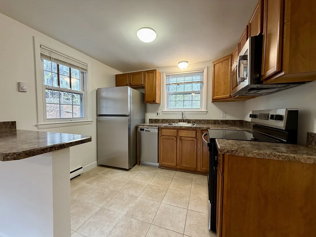 1 bed, 1 bath apartment for rent at 15 Park Ave Unit 11, Foxboro — photo 4 of 15