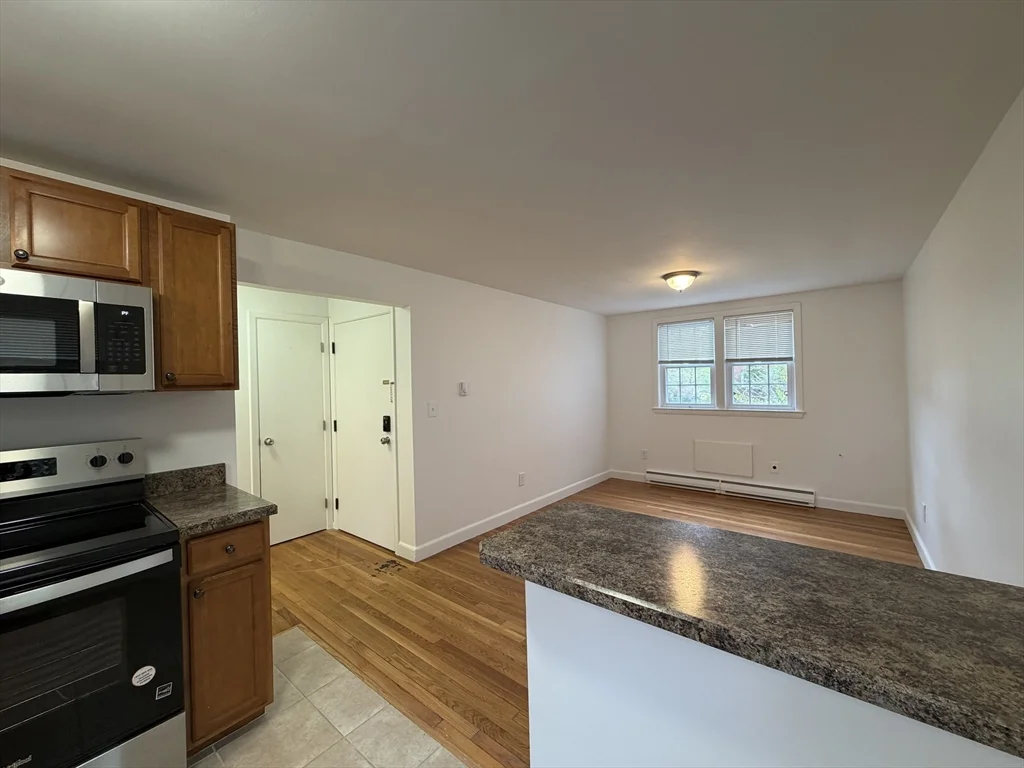 1 bed, 1 bath apartment for rent at 15 Park Ave Unit 11, Foxboro — photo 5 of 15