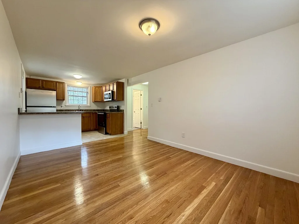 1 bed, 1 bath apartment for rent at 15 Park Ave Unit 11, Foxboro — photo 2 of 15