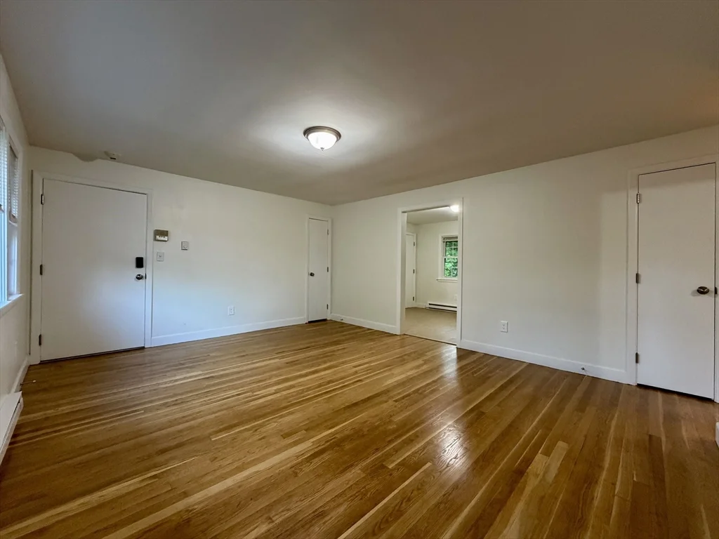 2 bed, 1 bath apartment for rent at 15 Park Ave Unit 4, Foxboro — photo 3 of 19