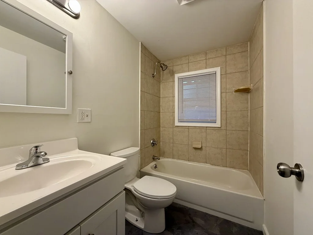 2 bed, 1 bath apartment for rent at 15 Park Ave Unit 4, Foxboro — photo 15 of 19