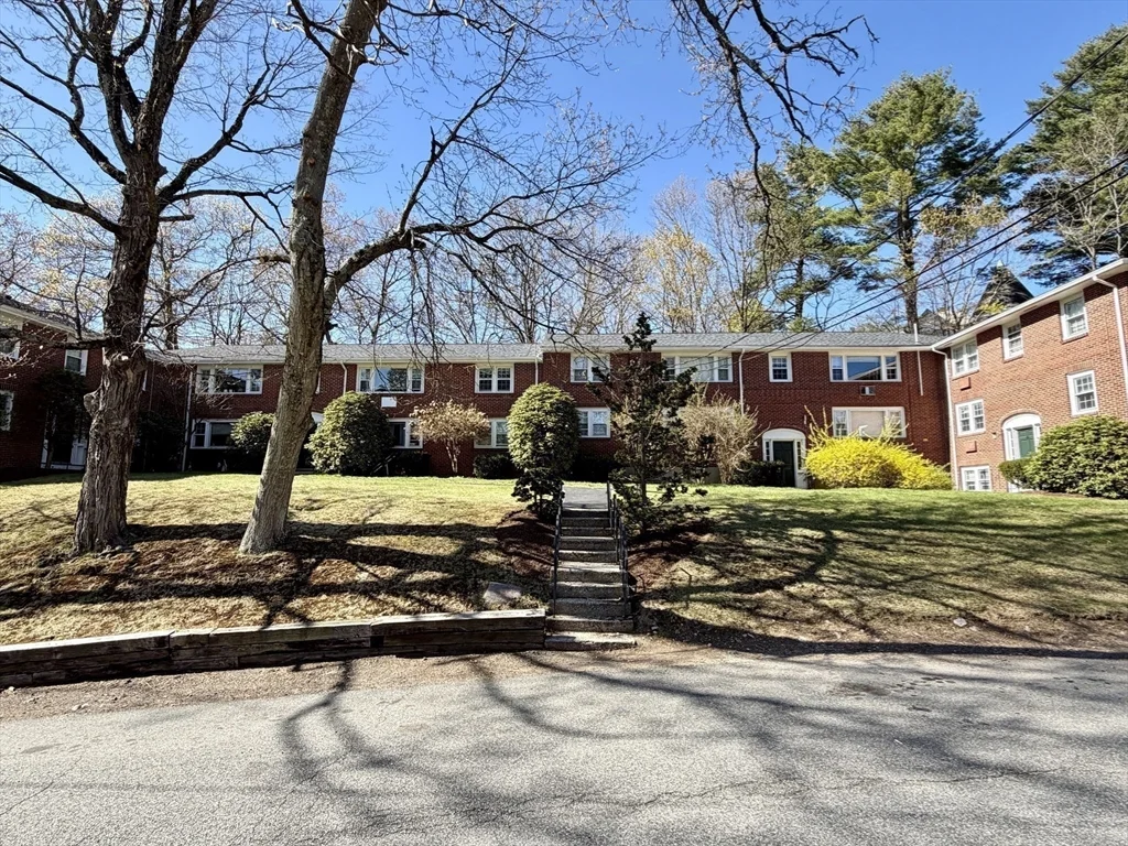 2 bed, 1 bath apartment for rent at 15 Park Ave Unit 4, Foxboro — photo 17 of 20