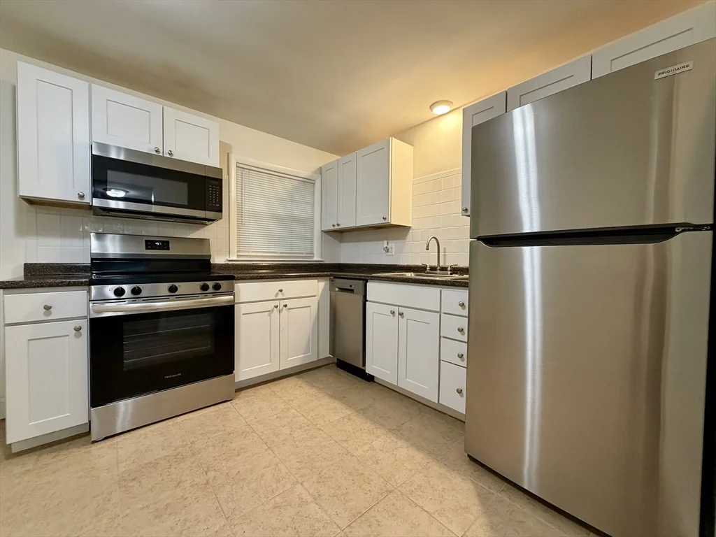 2 bed, 1 bath apartment for rent at 15 Park Ave Unit 4, Foxboro — photo 8 of 19