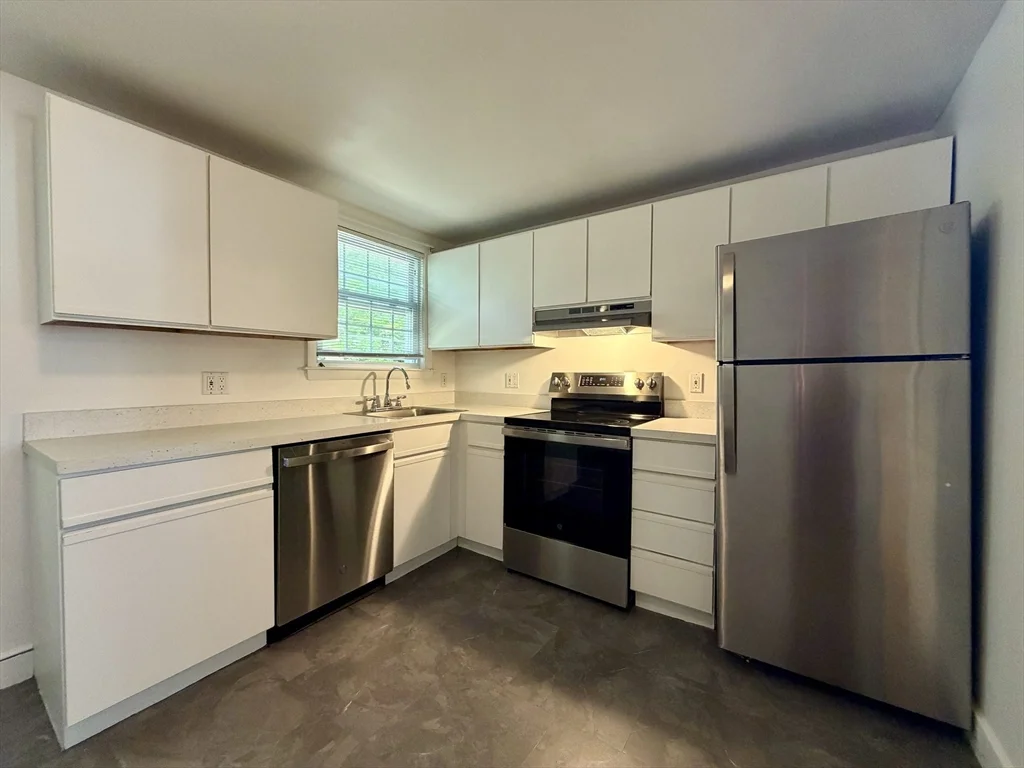 2 bed, 1 bath apartment for rent at 15 Park Ave Unit 4, Foxboro — photo 8 of 20