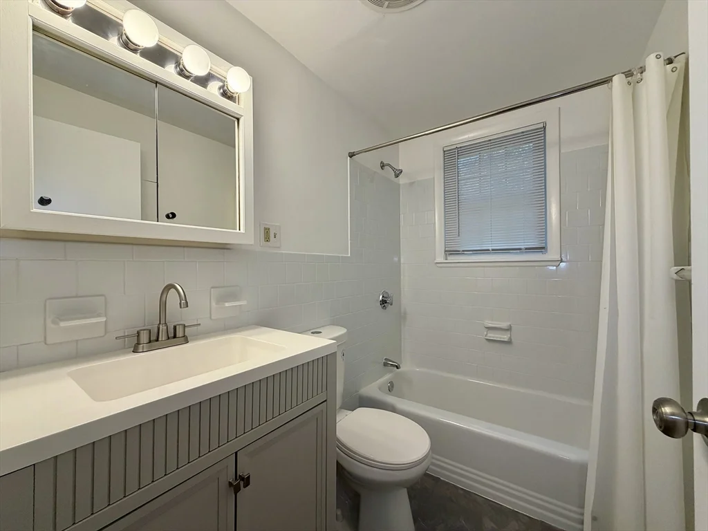 2 bed, 1 bath apartment for rent at 15 Park Ave Unit 4, Foxboro — photo 15 of 20