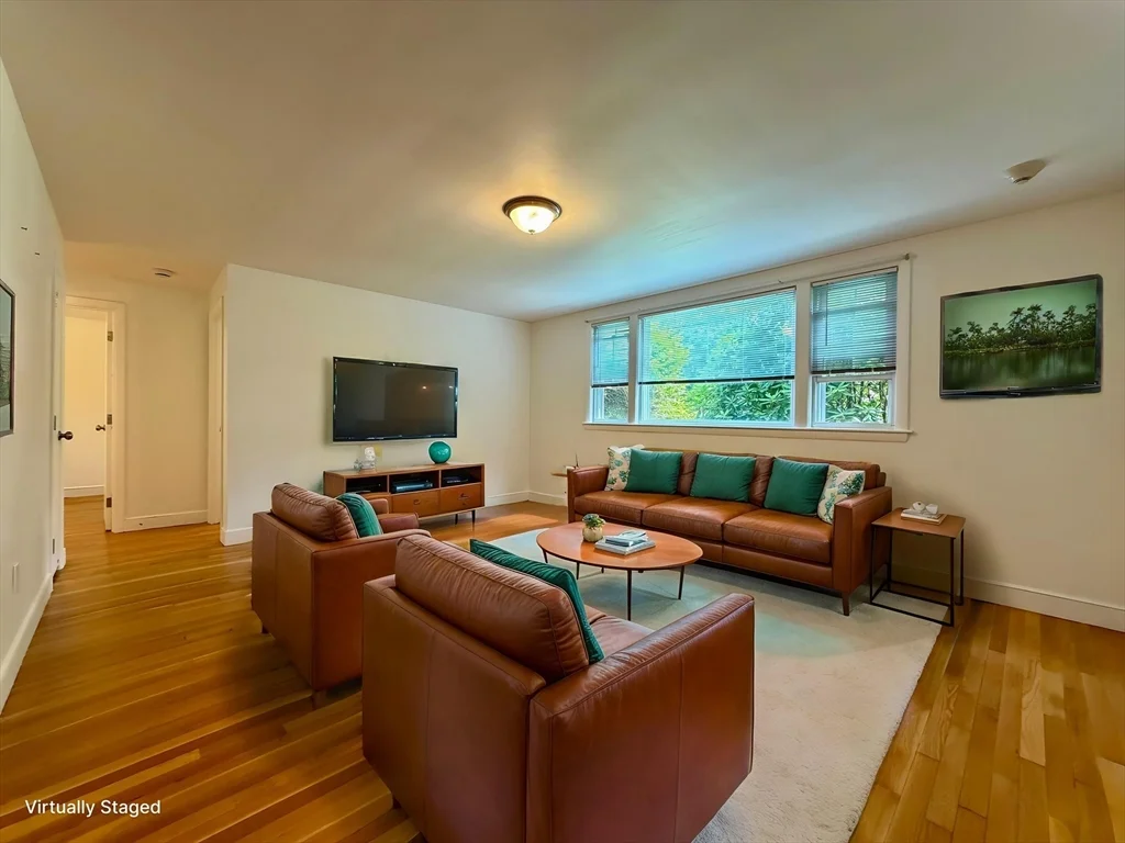 2 bed, 1 bath apartment for rent at 15 Park Ave Unit 4, Foxboro