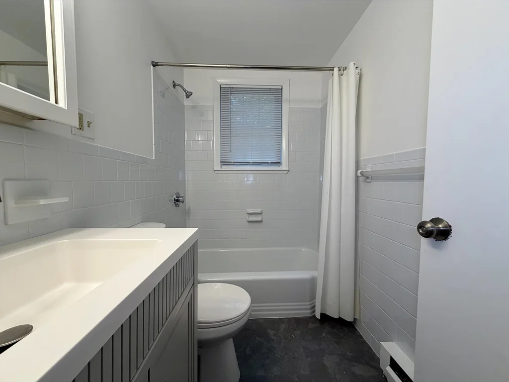 2 bed, 1 bath apartment for rent at 15 Park Ave Unit 4, Foxboro — photo 16 of 20