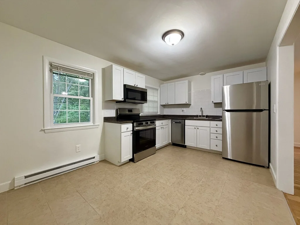 2 bed, 1 bath apartment for rent at 15 Park Ave Unit 4, Foxboro — photo 7 of 19