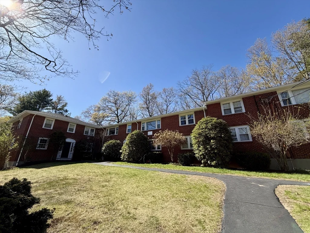 2 bed, 1 bath apartment for rent at 15 Park Ave Unit 4, Foxboro — photo 18 of 20