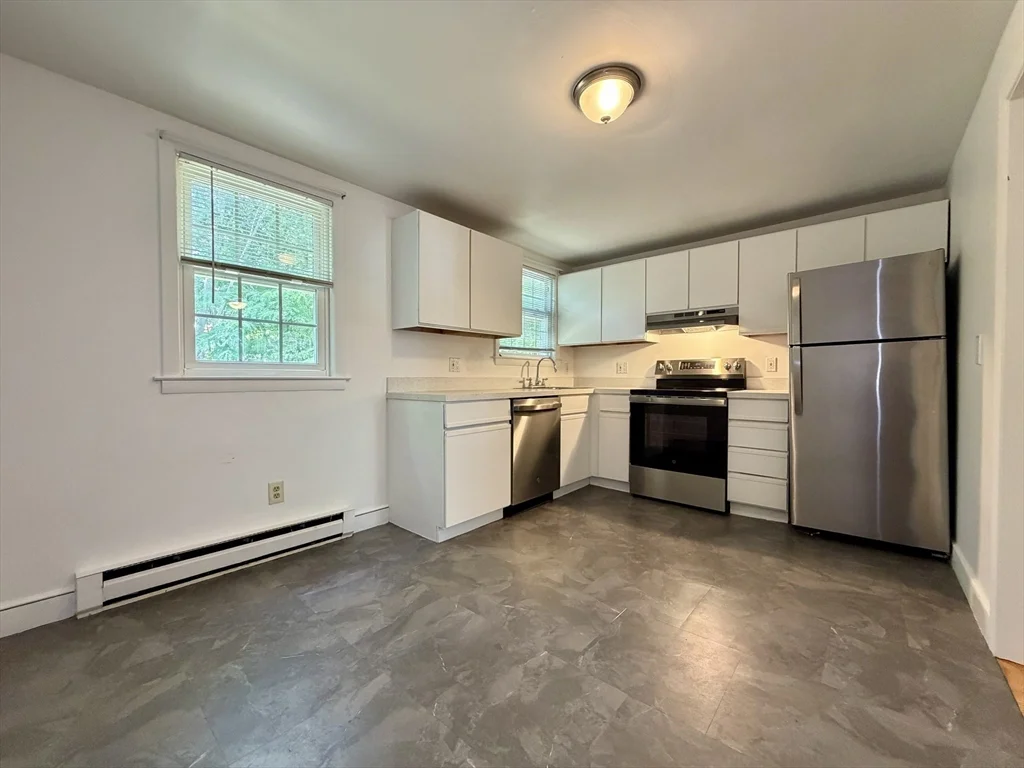 2 bed, 1 bath apartment for rent at 15 Park Ave Unit 4, Foxboro — photo 7 of 20