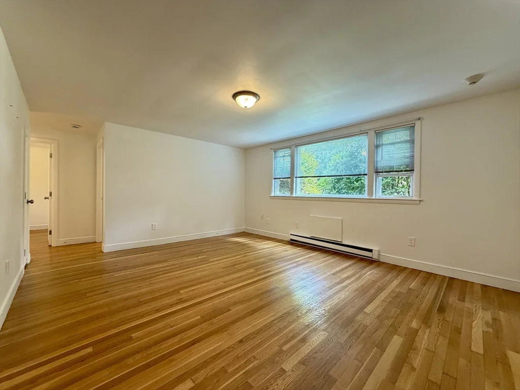 2 bed, 1 bath apartment for rent at 15 Park Ave Unit 4, Foxboro — photo 2 of 20