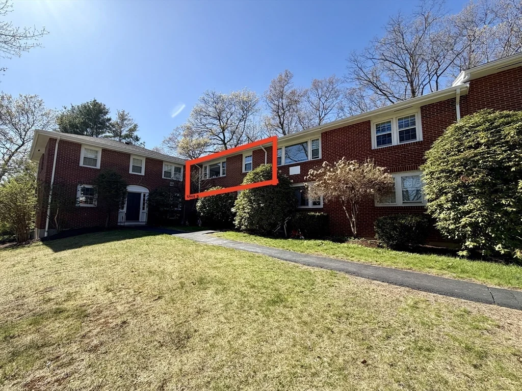 2 bed, 1 bath apartment for rent at 15 Park Ave Unit 5, Foxboro — photo 17 of 19