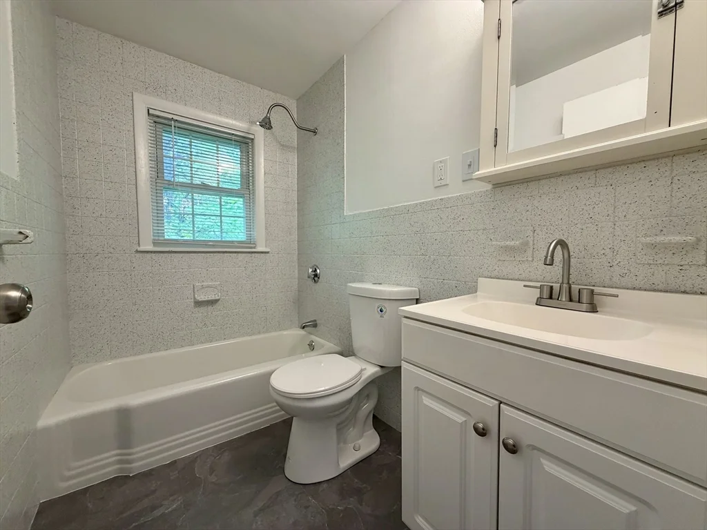 2 bed, 1 bath apartment for rent at 15 Park Ave Unit 5, Foxboro — photo 14 of 19