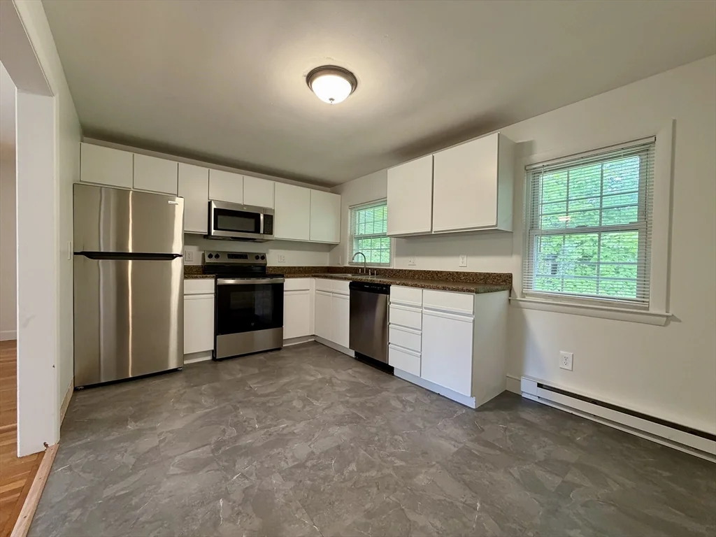 2 bed, 1 bath apartment for rent at 15 Park Ave Unit 5, Foxboro — photo 6 of 19