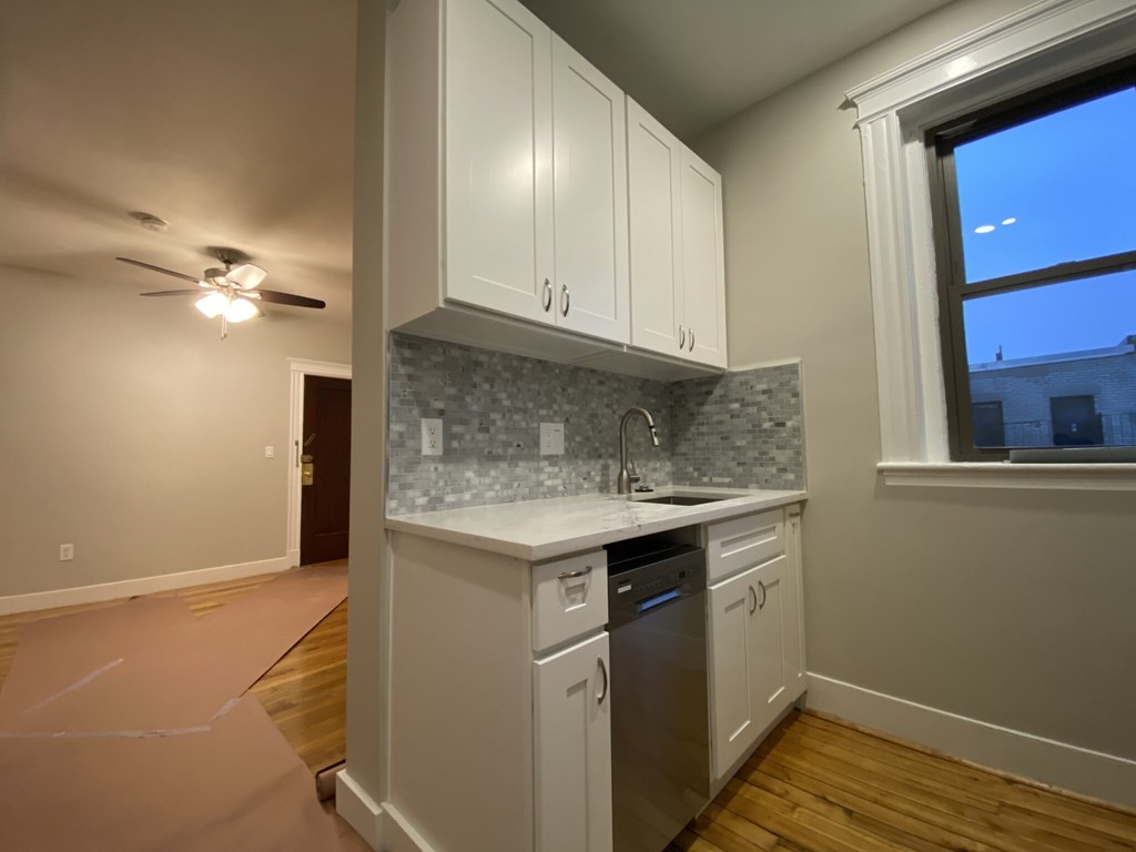 2 bed, 1 bath apartment for rent at 15 Park Dr Unit 34, Fenway — photo 11 of 11