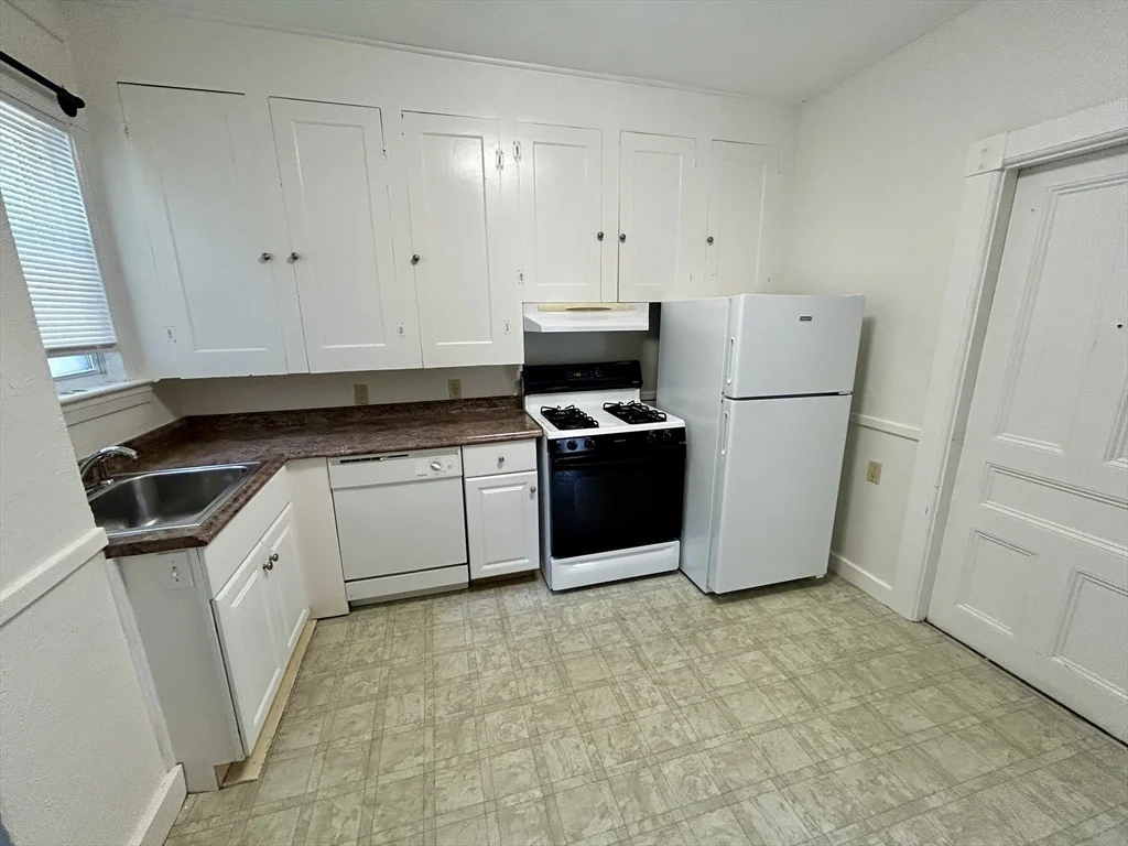 1 bed, 1 bath apartment for rent at 15 Park St Unit 1L, Marlborough — photo 7 of 11