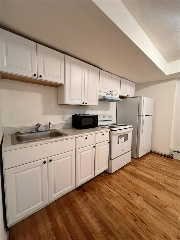 1 bed, 1 bath apartment for rent at 15 Park Vale Unit 3B, Allston