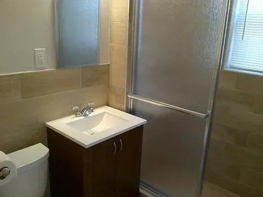 3 bed, 1 bath apartment for rent at 15 Park Vale Unit 9, Allston — photo 2 of 4