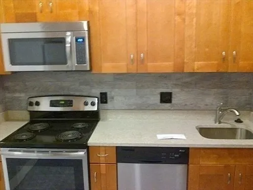 3 bed, 1 bath apartment for rent at 15 Park Vale Unit 9, Allston