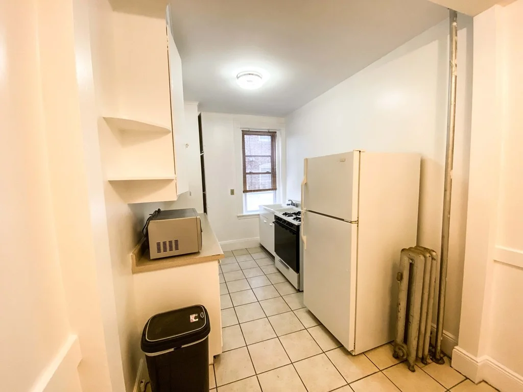 2 bed, 1 bath apartment for rent at 15 Parkman St Unit 1B, Coolidge Corner — photo 2 of 13