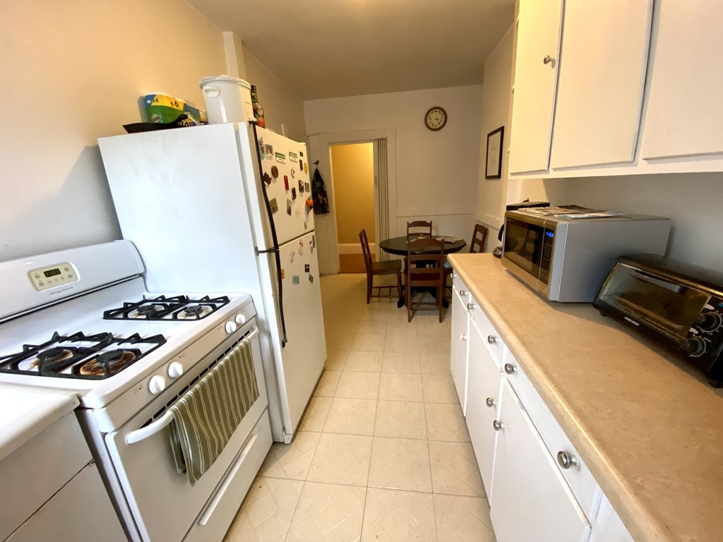 2 bed, 1 bath apartment for rent at 15 Parkman St Unit 3B, Brookline — photo 6 of 15