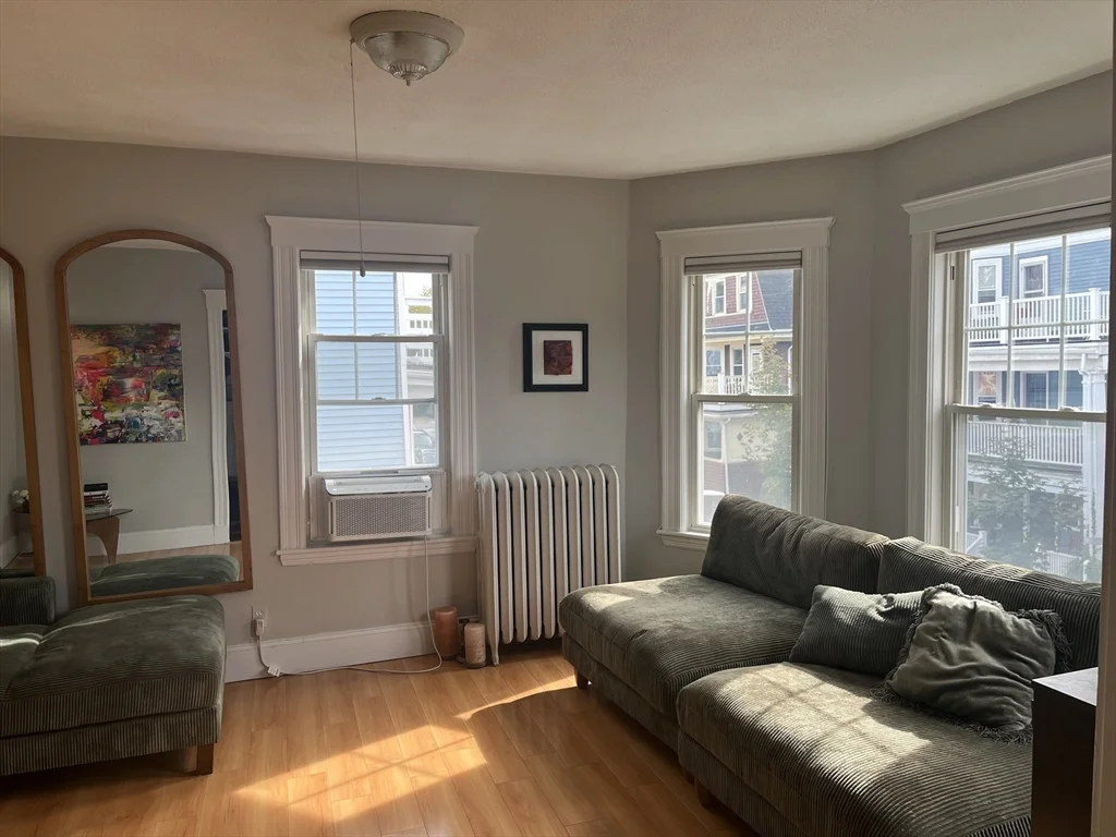 2 bed, 1 bath apartment for rent at 15 Parkton Rd Unit 3, Jamaica Plain — photo 3 of 31
