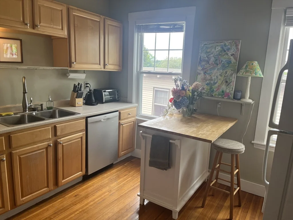 2 bed, 1 bath apartment for rent at 15 Parkton Rd Unit 3, Jamaica Plain — photo 24 of 31