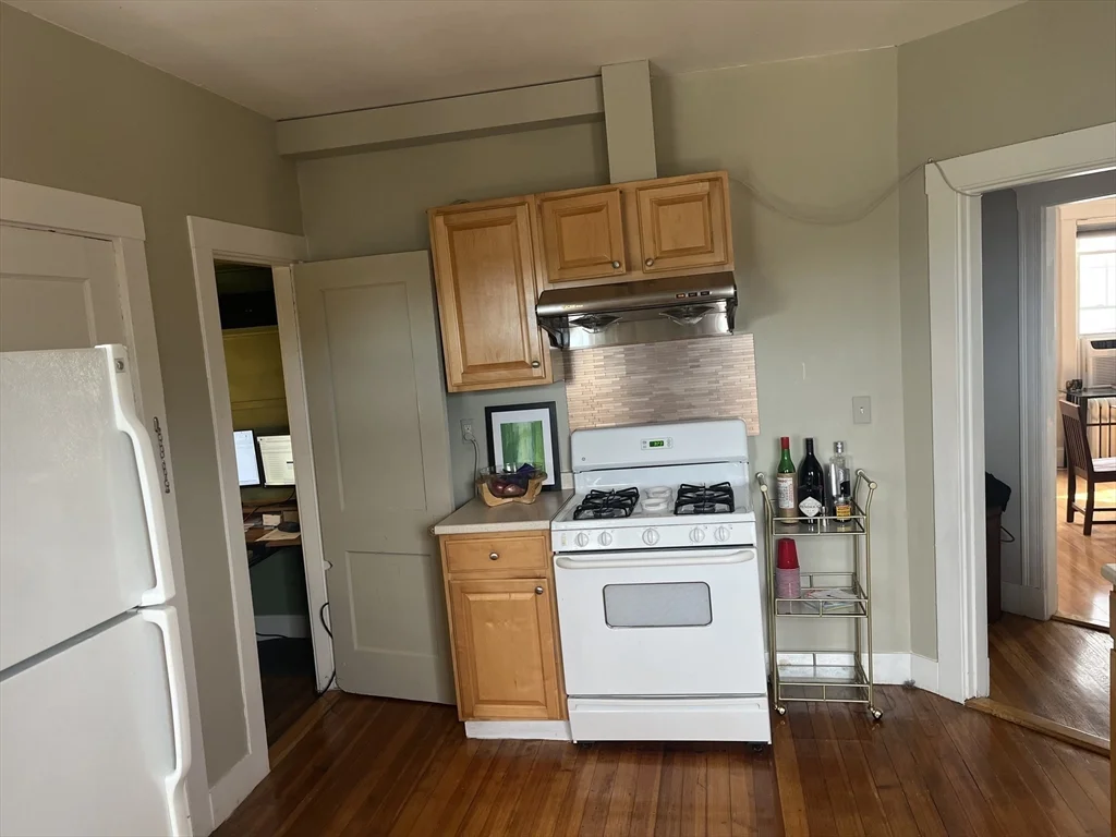 2 bed, 1 bath apartment for rent at 15 Parkton Rd Unit 3, Jamaica Plain — photo 26 of 31