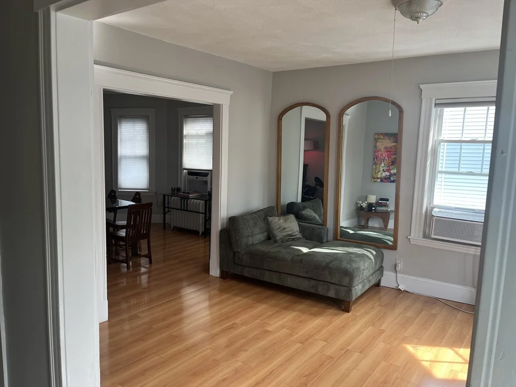 2 bed, 1 bath apartment for rent at 15 Parkton Rd Unit 3, Jamaica Plain — photo 5 of 31