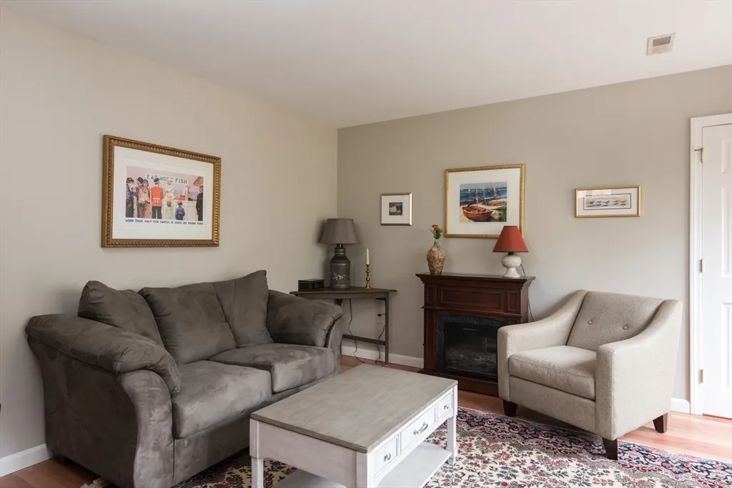 1 bed, 1 bath apartment for rent at 15 Parlowtown Rd Unit A, Marion — photo 10 of 16