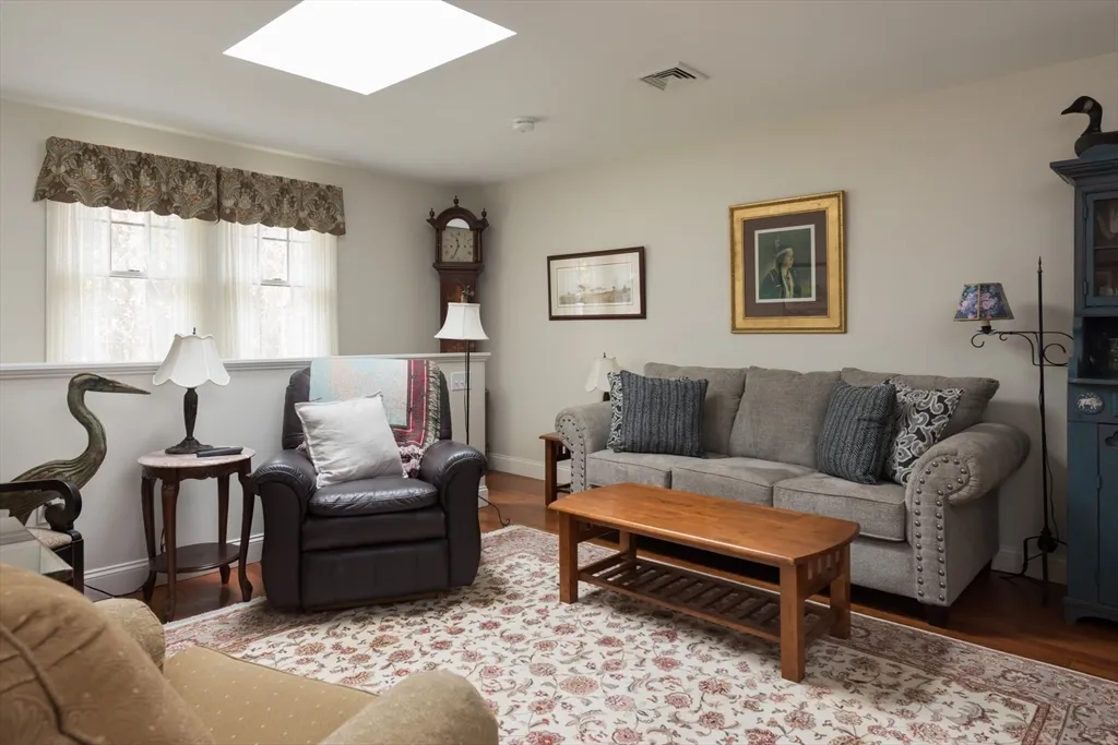 1 bed, 1 bath apartment for rent at 15 Parlowtown Rd Unit A, Marion — photo 15 of 16