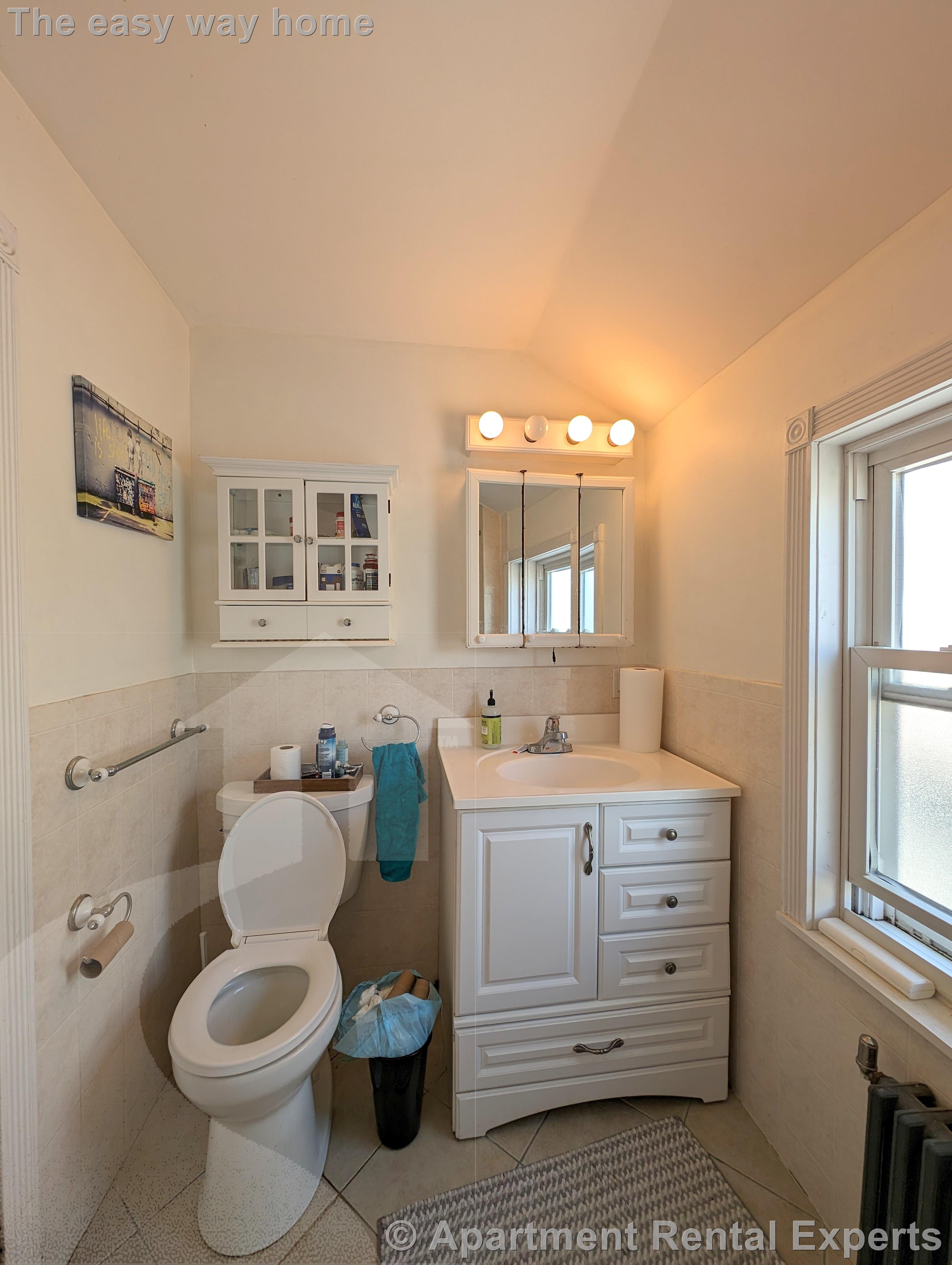 4 bed, 2 bath apartment for rent at 15 Paulina St Unit 2, Davis Square — photo 17 of 25
