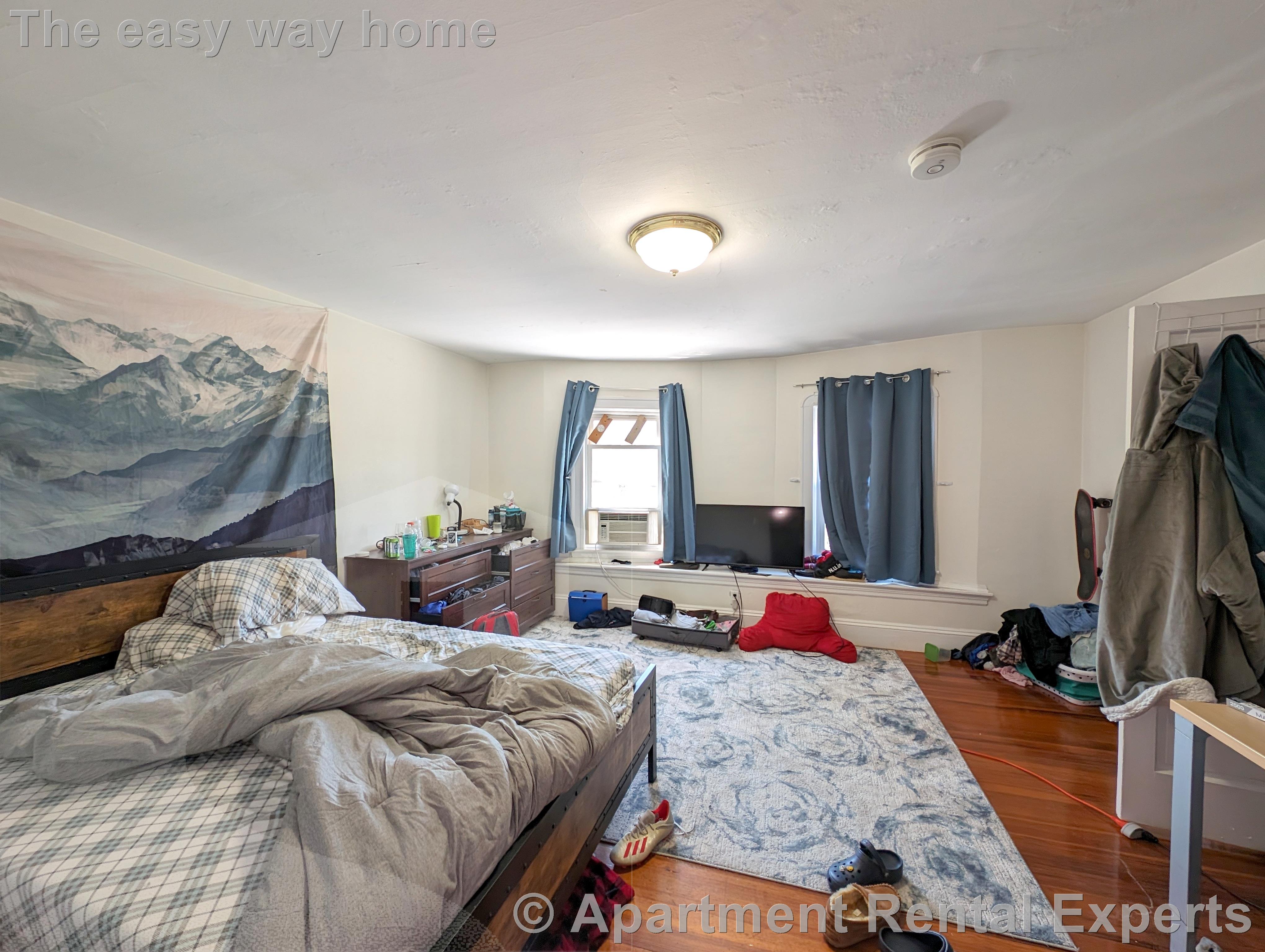 4 bed, 2 bath apartment for rent at 15 Paulina St Unit 2, Davis Square — photo 13 of 25