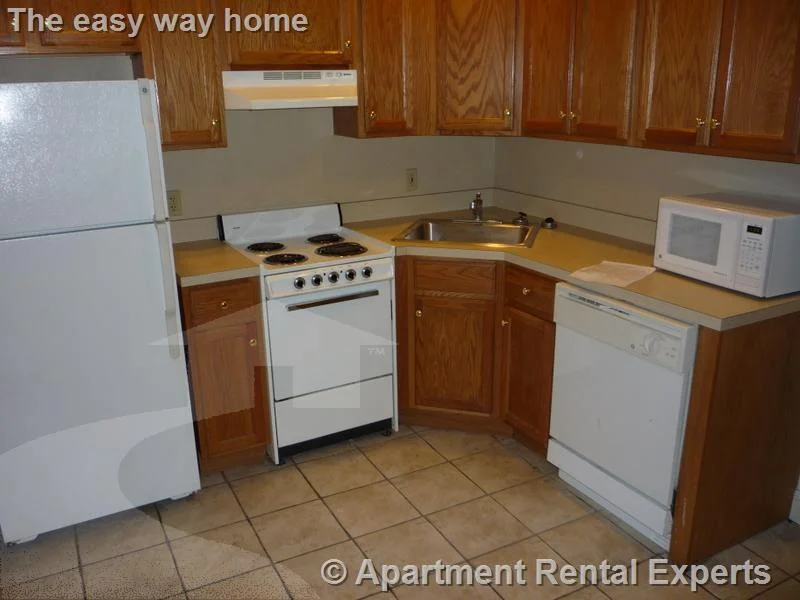 1 bed, 1 bath apartment for rent at 15 Pearl St Unit 13, Central Square