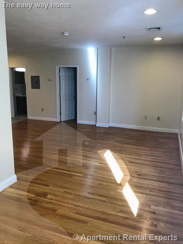 1 bed, 1 bath apartment for rent at 15 Pearl St Unit 14, Central Square — photo 8 of 9