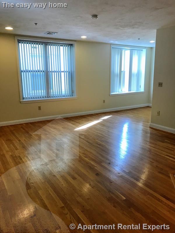 1 bed, 1 bath apartment for rent at 15 Pearl St Unit 14, Central Square — photo 4 of 9