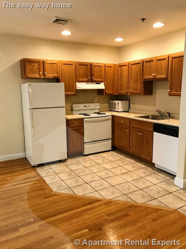 1 bed, 1 bath apartment for rent at 15 Pearl St Unit 14, Central Square — photo 2 of 9