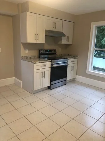 2 bed, 1 bath apartment for rent at 15 Pearl St Unit 2, Reading — photo 4 of 10