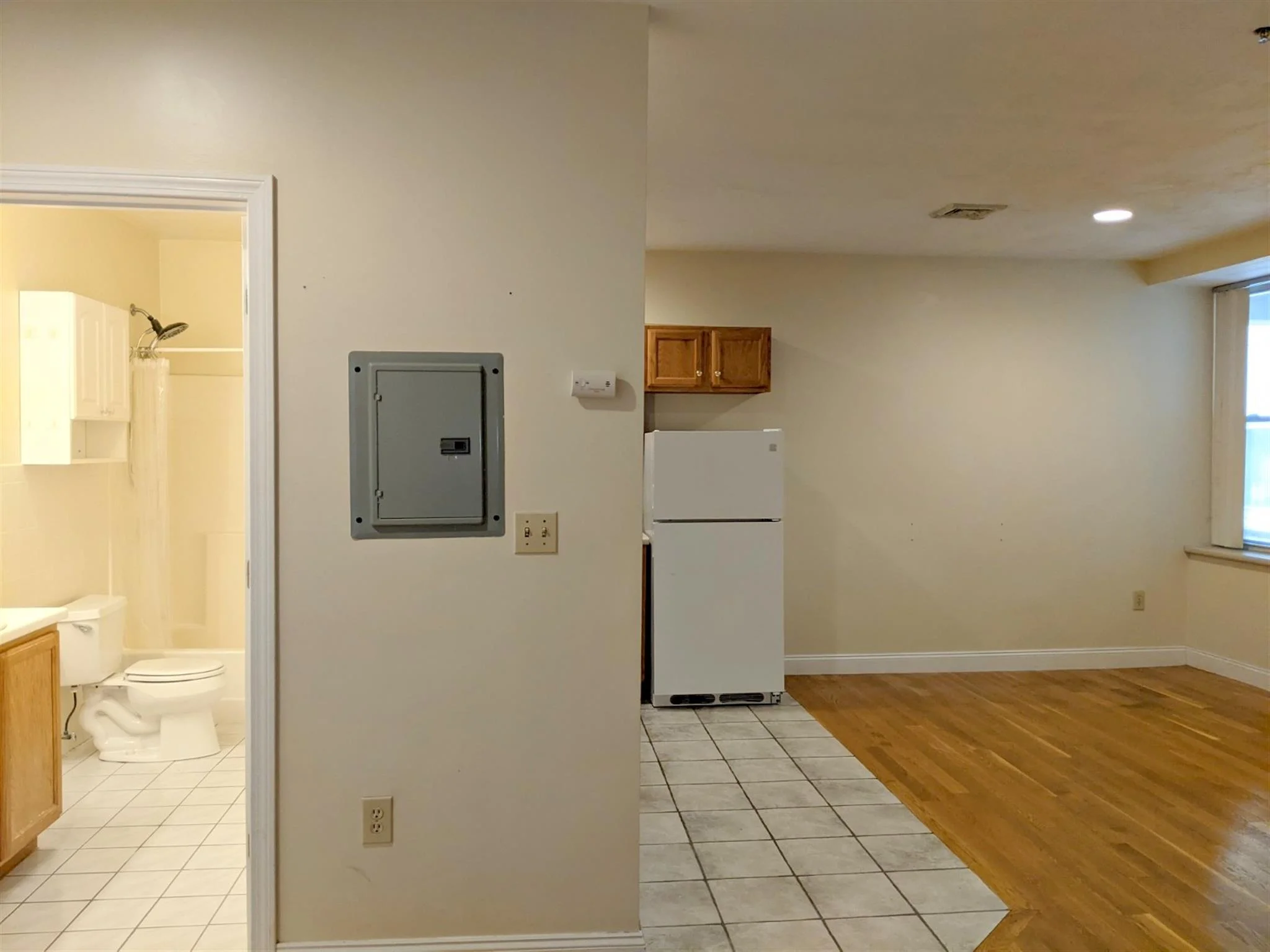 Studio bed, 1 bath apartment for rent at 15 Pearl St Unit 8, Cambridgeport — photo 6 of 12