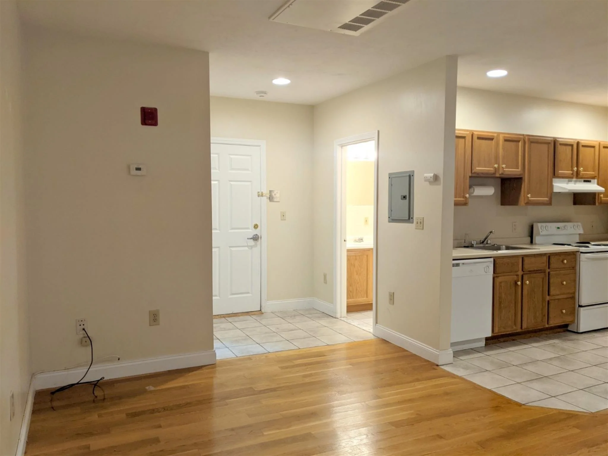 Studio bed, 1 bath apartment for rent at 15 Pearl St Unit 8, Cambridgeport — photo 8 of 12