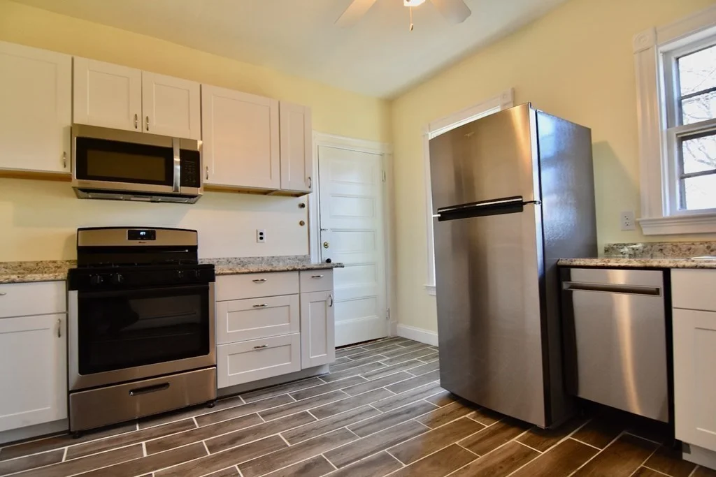 3 bed, 1 bath apartment for rent at 15 Penhallow St Unit 2, Dorchester — photo 3 of 24